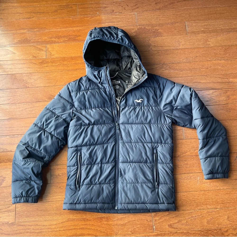Hollister Men’s Dark Blue Hooded Puffer Jacket Size XS